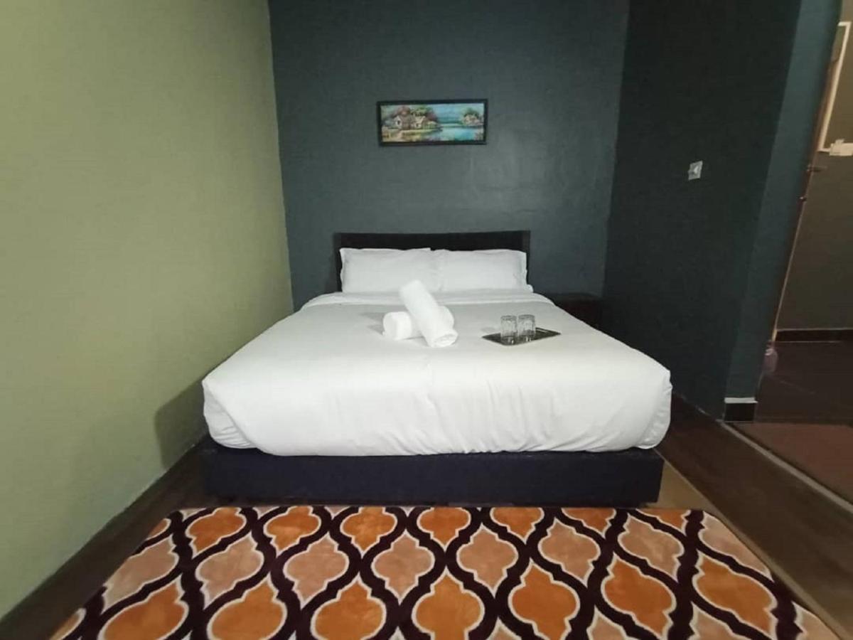 Pine Hotel Batu Gajah Exterior foto